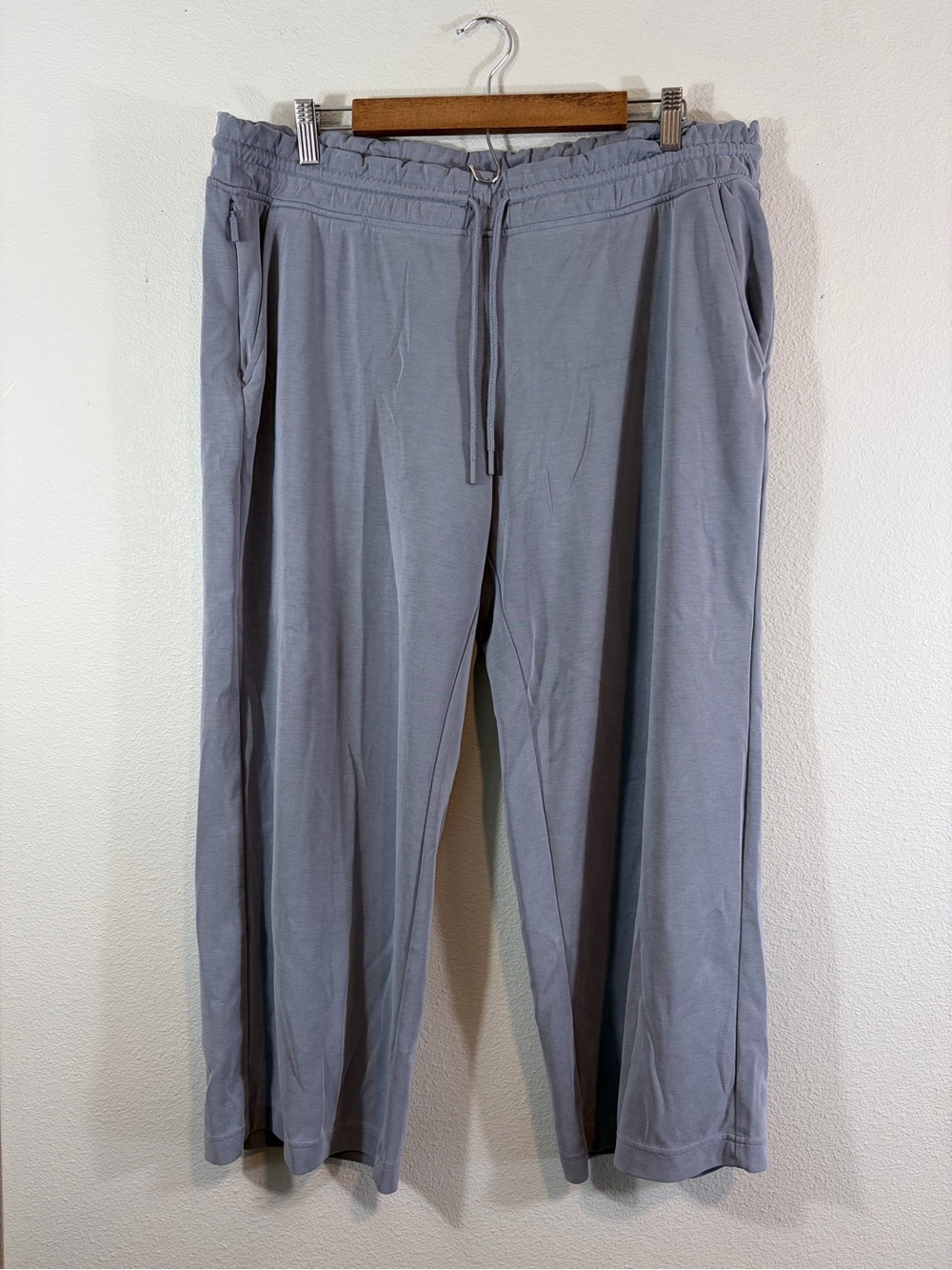 Athleta Light Gray Drawstring Lounge Pants